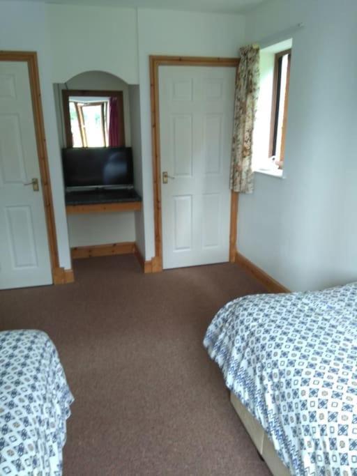 Cottage , Seaside Views, Quiet Beach, Awesome View Pendine Exteriör bild